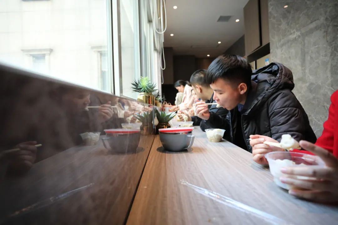 冬至丨溫暖如約而至，平安順?biāo)欤?>
        							</a>
        						</div>
        						
        						<div   id=